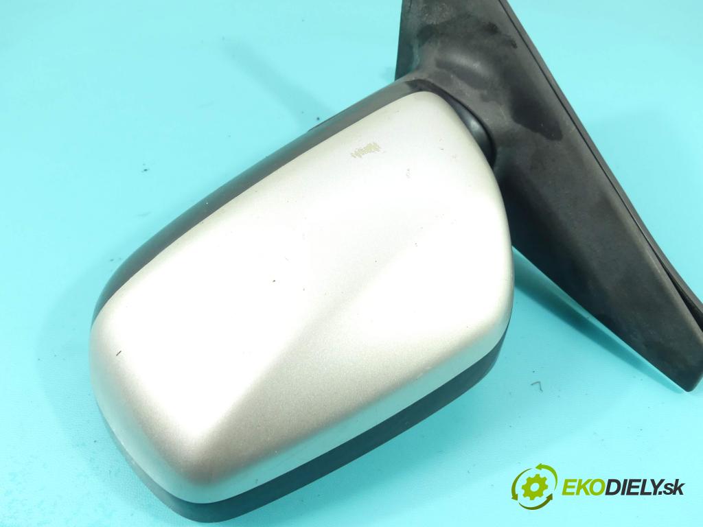 Toyota Corolla Verso I 2001-2004 2.0 D4D 90 hp manual 66 kW 1995 cm3 5- zpětné zrcátko levé  (Klika dveří ostatní)