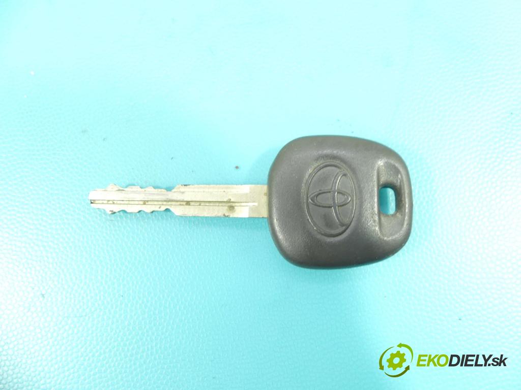Toyota Corolla Verso I 2001-2004 2.0 D4D 90 HP manual 66 kW 1995 cm3 5- Spínačka  (Spínacie skrinky a kľúče)