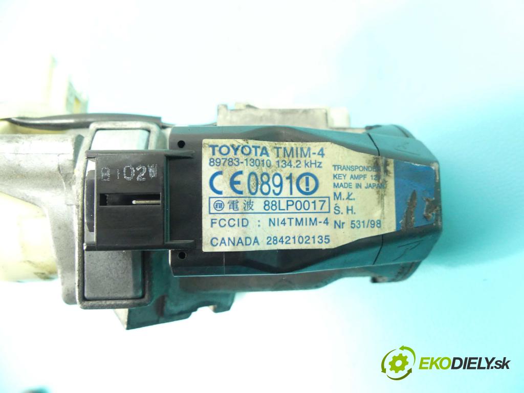 Toyota Corolla Verso I 2001-2004 2.0 D4D 90 HP manual 66 kW 1995 cm3 5- Spínačka  (Spínacie skrinky a kľúče)