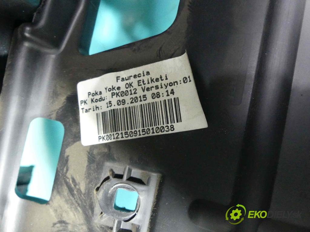Renault Fluence 1.6 16V 114 HP manual 84 kW 1598 cm3 4- kokpit,pristrojová doska rozdeľovacia 1021641-001