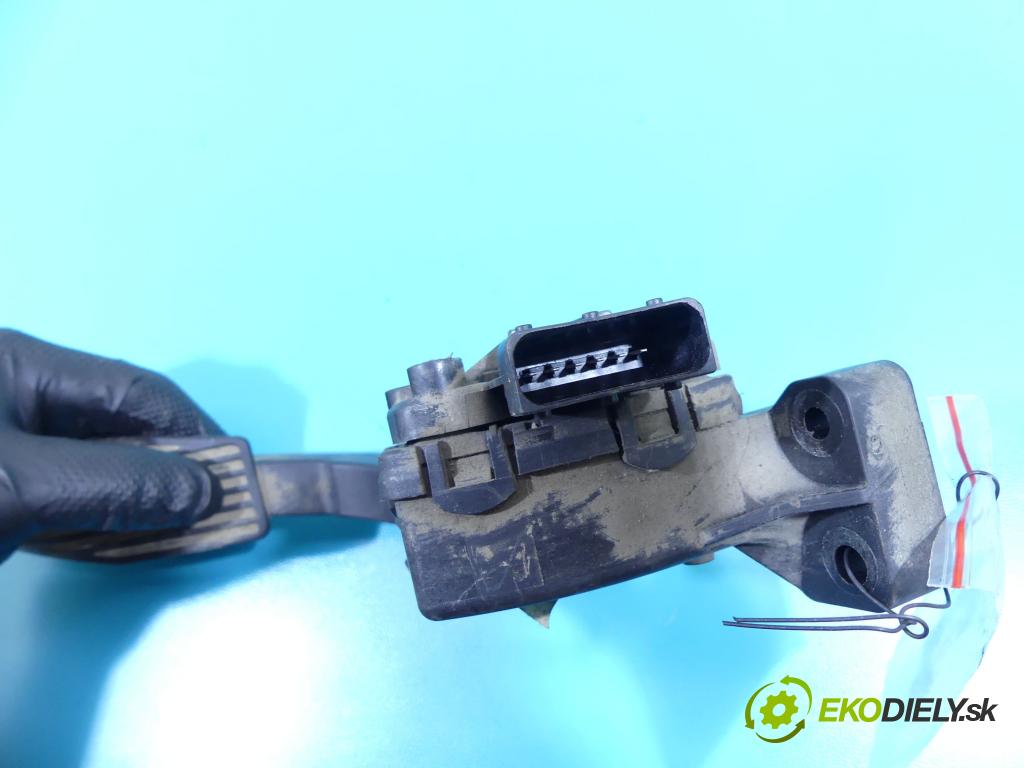 Fiat Croma II 2005-2010 1.9 jtd 150 HP manual 110 kW 1910 cm3 5- pedále 51733558 (Pedále)