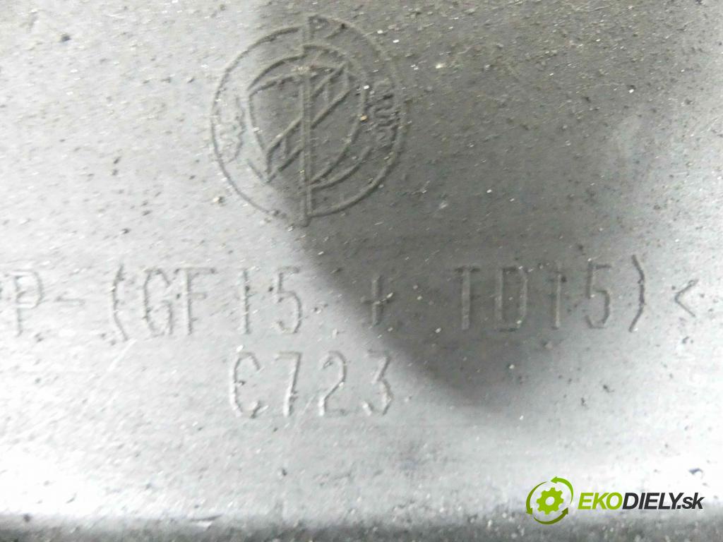 Fiat Croma II 2005-2010 1.9 jtd 150 HP manual 110 kW 1910 cm3 5- kryt motora horní: