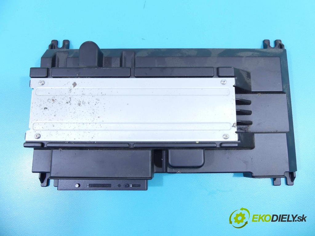 Vw Passat B8 2014 - 2.0 tdi 239KM automatic 176 kW 1968 cm3 5- Zesilovač: 3Q0035466B (Zosilňovače)