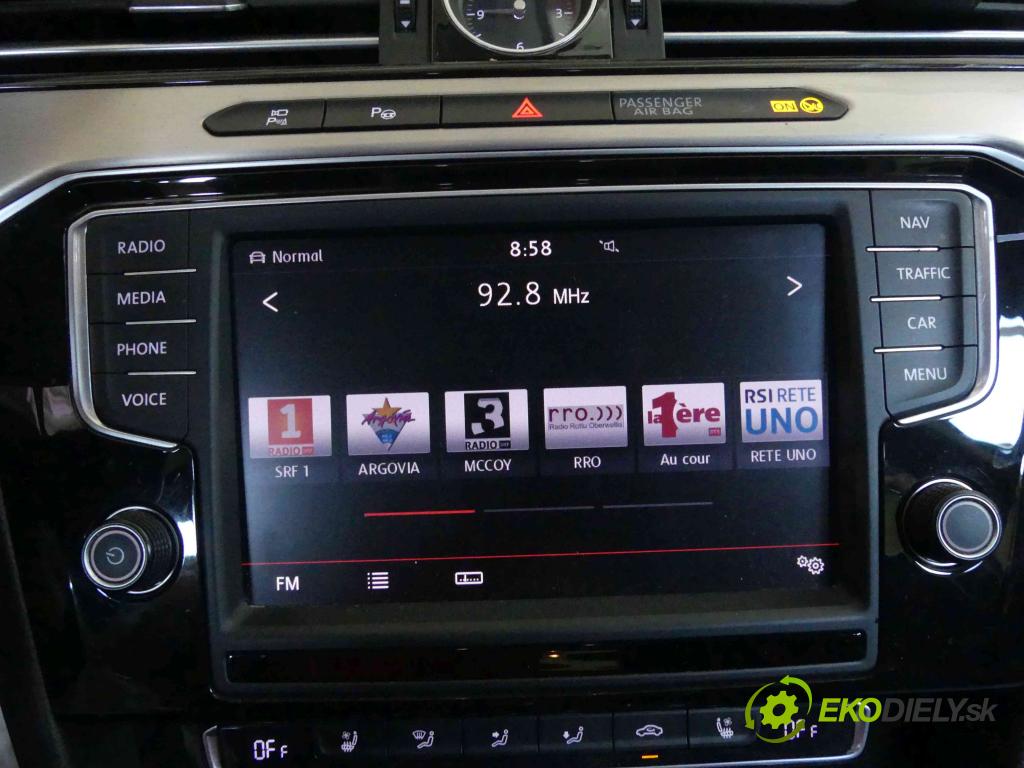 Vw Passat B8 2014 - 2.0 tdi 239KM automatic 176 kW 1968 cm3 5- Radio originál 5G0919606