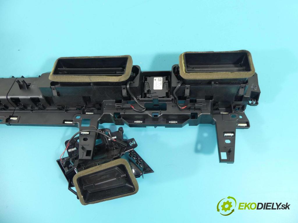 Vw Passat B8 2014 - 2.0 tdi 239KM automatic 176 kW 1968 cm3 5- Mřížka: kúrenia stredová 3G0919204C (Mriežky kúrenia (fukáre))