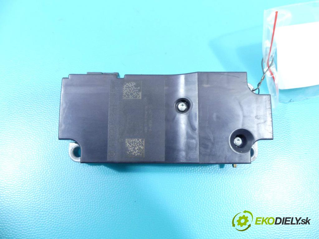 Vw Passat B8 2014 - 2.0 tdi 239KM automatic 176 kW 1968 cm3 5- Blokáda: řízení: 27140002 (Ostatné)