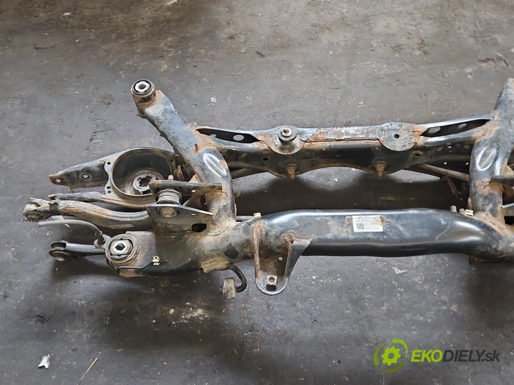 Vw Passat B8 2014 - 2.0 tdi 239KM automatic 176 kW 1968 cm3 5- zadní výztuha 3Q0505235H (Výztuhy zadní)