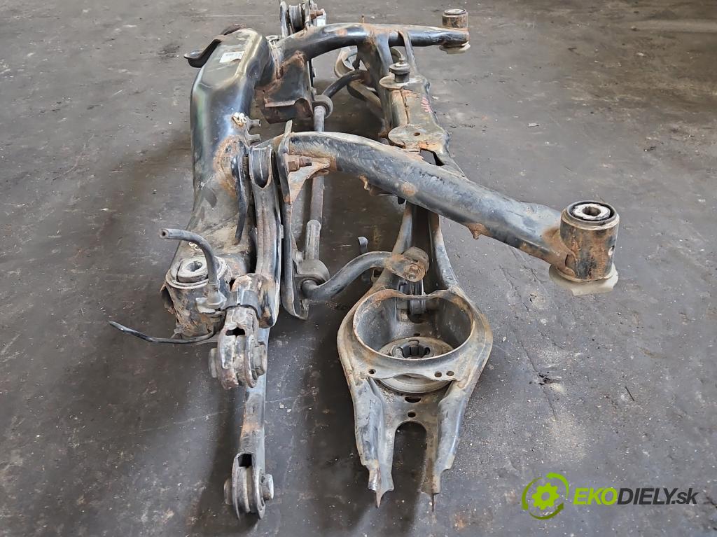 Vw Passat B8 2014 - 2.0 tdi 239KM automatic 176 kW 1968 cm3 5- zadní výztuha 3Q0505235H (Výztuhy zadní)