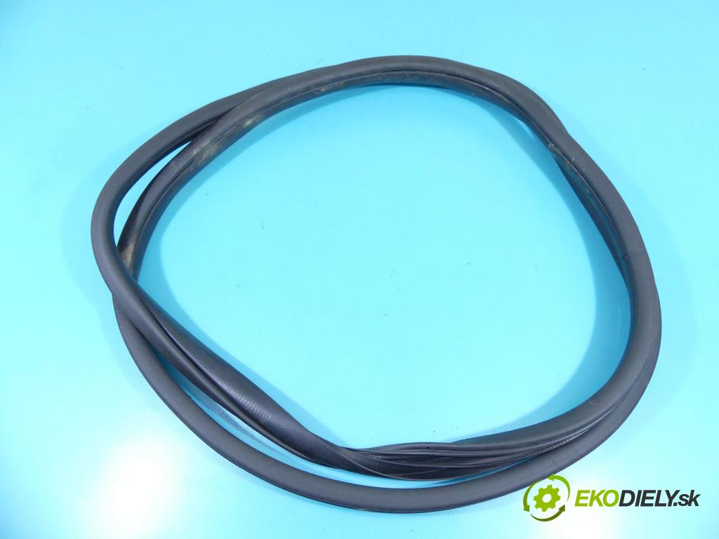 Hyundai I30 III 2016- 1.5 DPI 16V 110 hp manual 80,9 kW 1498 cm3 5- Těsnění: dveře zadní levé  (Ostatní)