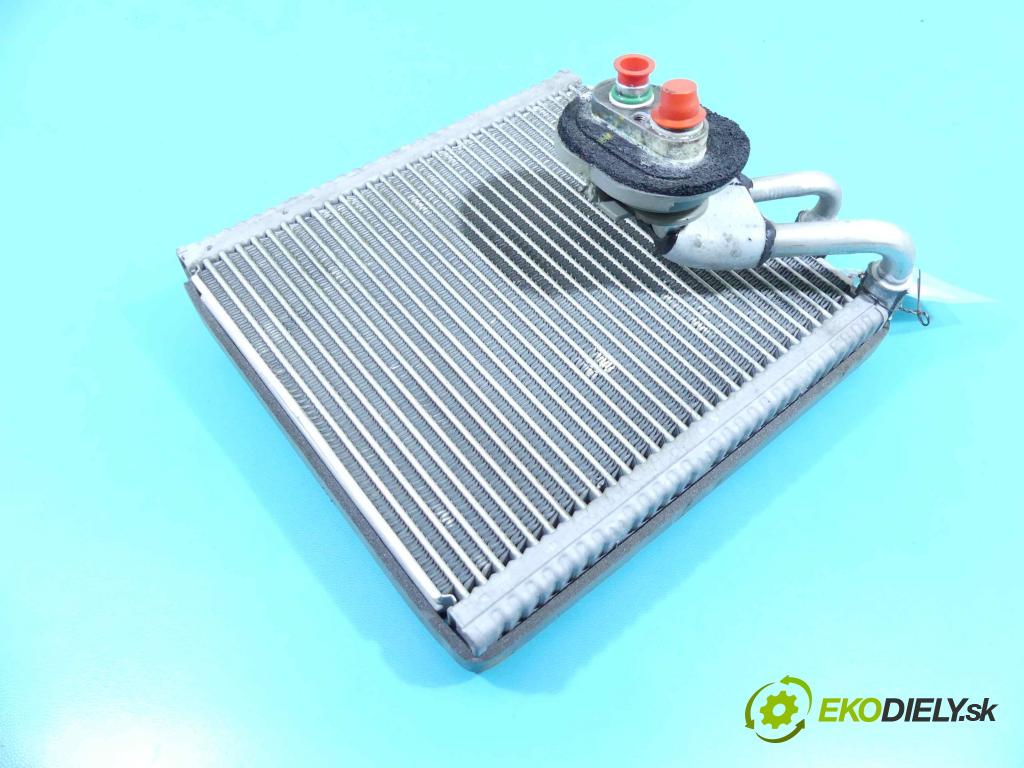 Hyundai I30 III 2016- 1.5 DPI 16V 110 hp manual 80,9 kW 1498 cm3 5- radiátor  (Radiátory topení)