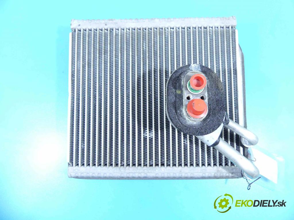 Hyundai I30 III 2016- 1.5 DPI 16V 110 hp manual 80,9 kW 1498 cm3 5- radiátor  (Radiátory topení)