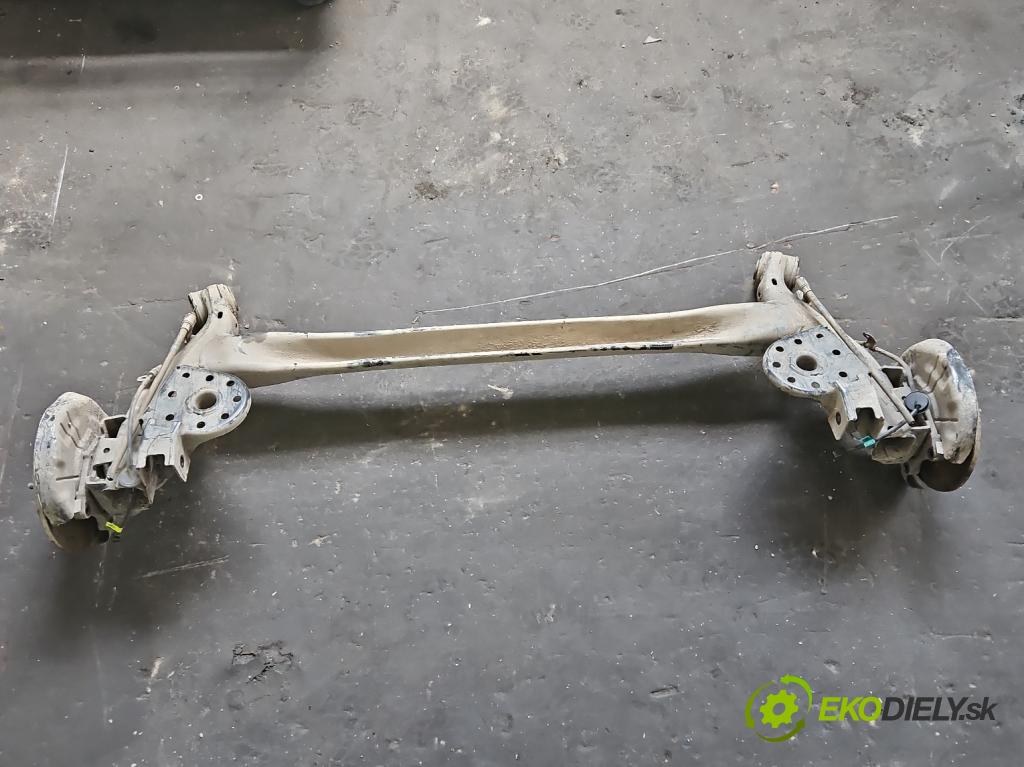 Hyundai I30 III 2016- 1.5 DPI 16V 110 hp manual 80,9 kW 1498 cm3 5- zadní výztuha  (Výztuhy zadní)