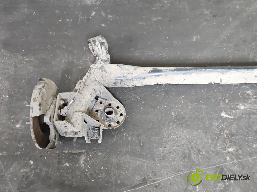 Hyundai I30 III 2016- 1.5 DPI 16V 110 hp manual 80,9 kW 1498 cm3 5- zadní výztuha  (Výztuhy zadní)