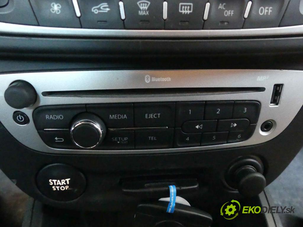 Renault Fluence 1.6 16V 114 HP manual 84 kW 1598 cm3 4- Radio originál 281153992R