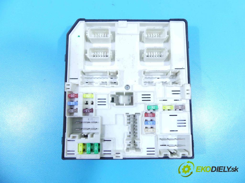 Renault Fluence 1.6 16V 114 HP manual 84 kW 1598 cm3 4- modul riadiaca jednotka 284B62462R (Ostatné)