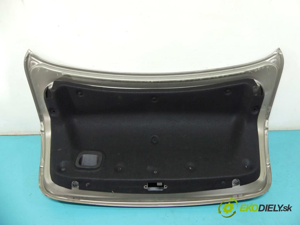 Renault Fluence 1.6 16V 114 hp manual 84 kW 1598 cm3 4- zadní kufrové dveře  (Zadní kapoty)