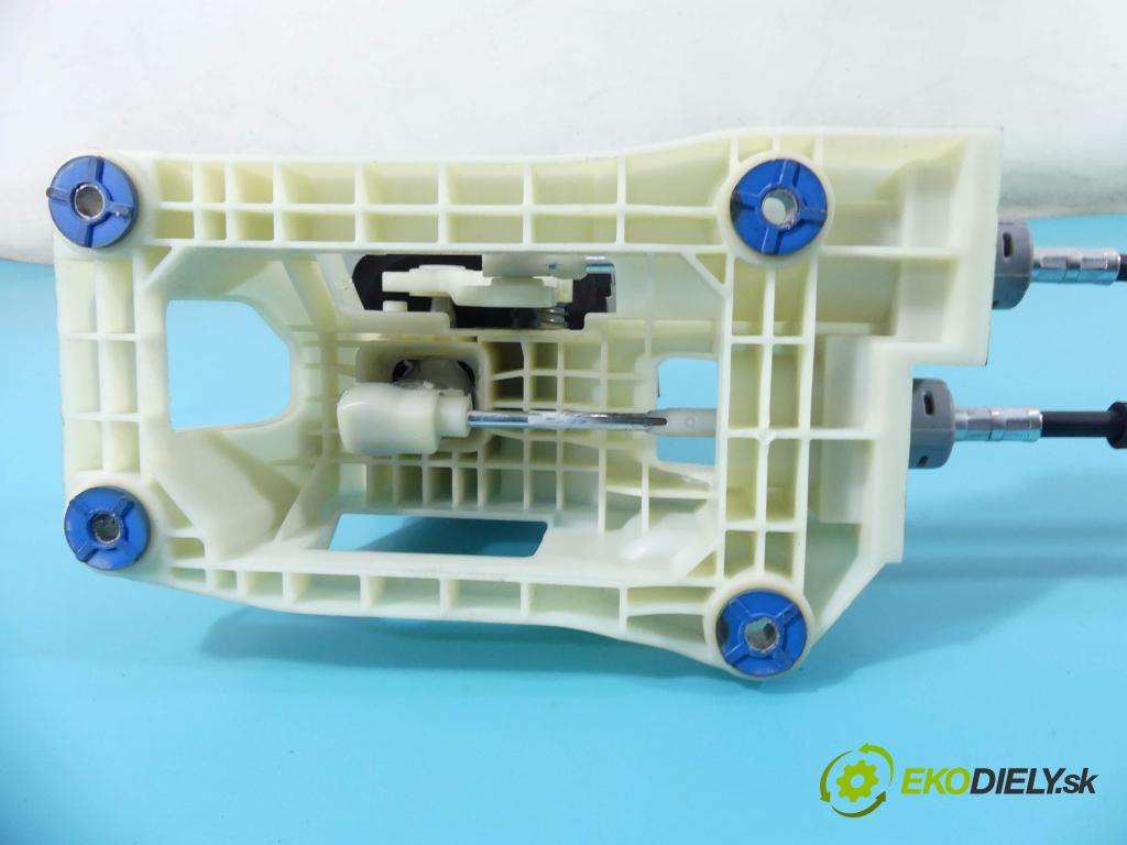 Hyundai I30 II 2012-2016 1.4 16V 100 HP manual 73,6 kW 1368 cm3 5- Páka: Změny: stupeň,rýchlosť (Rýchlostné páky / kulisy)