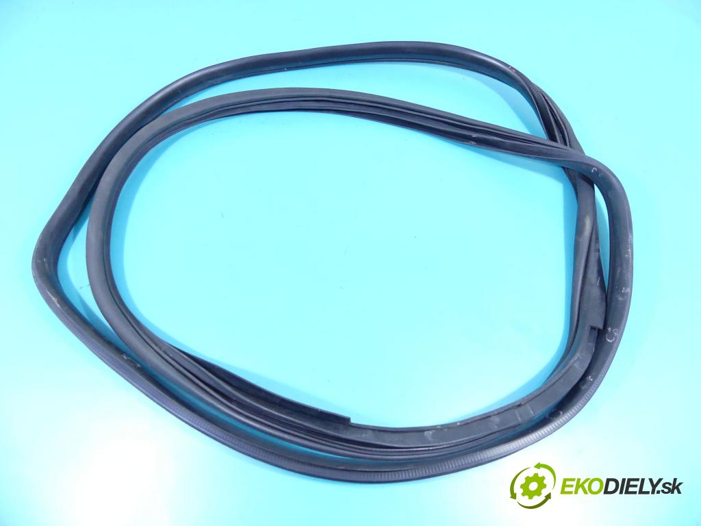 Kia Sportage III 2010-2015 2.0 crdi 184 hp automatic 135 kW 1995 cm3 5- Těsnění: dveře zadní levé  (Ostatní)