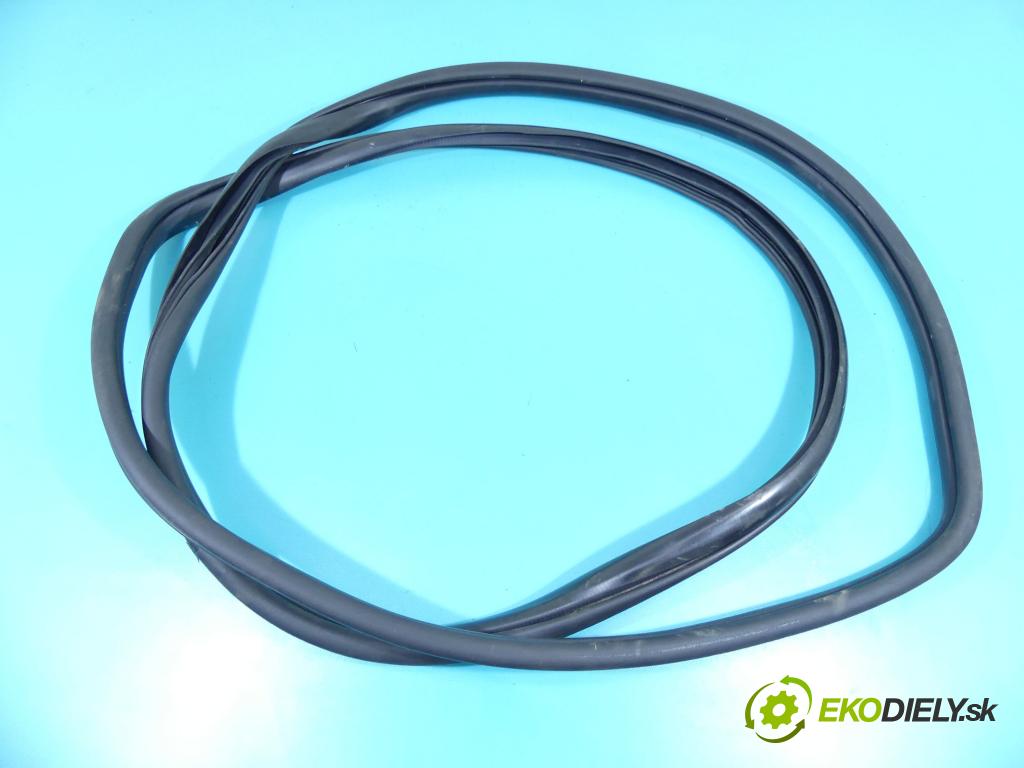 Kia Sportage III 2010-2015 2.0 crdi 184 hp automatic 135 kW 1995 cm3 5- Těsnění: dveře zadní levé  (Ostatní)