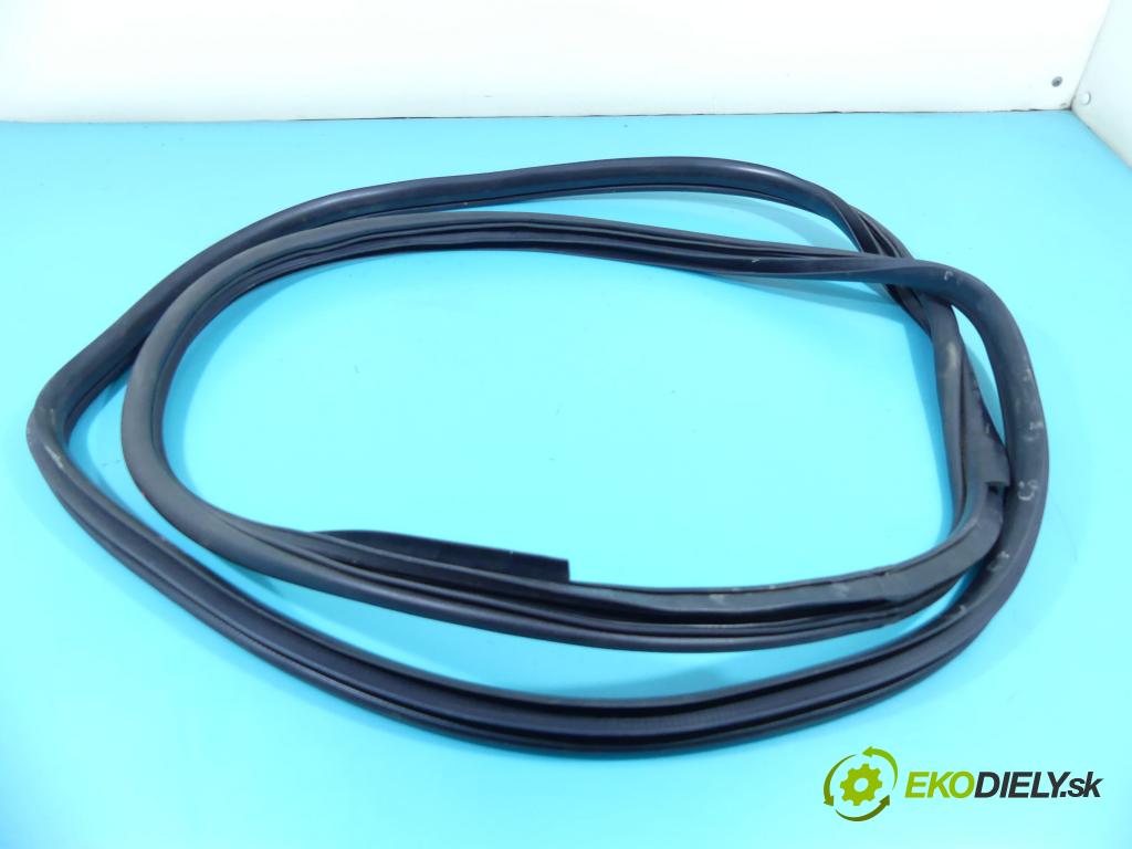 Kia Sportage III 2010-2015 2.0 crdi 184 hp automatic 135 kW 1995 cm3 5- Těsnění: dveře zadní levé  (Ostatní)