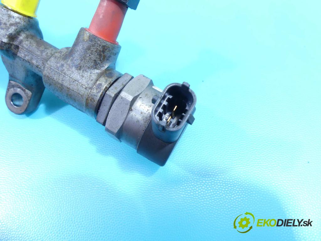 Hyundai Ix35 2.0 crdi 136 HP manual 100 kW 1995 cm3 5- lišta vstrekovacia 0445214211 (Vstrekovacie lišty)