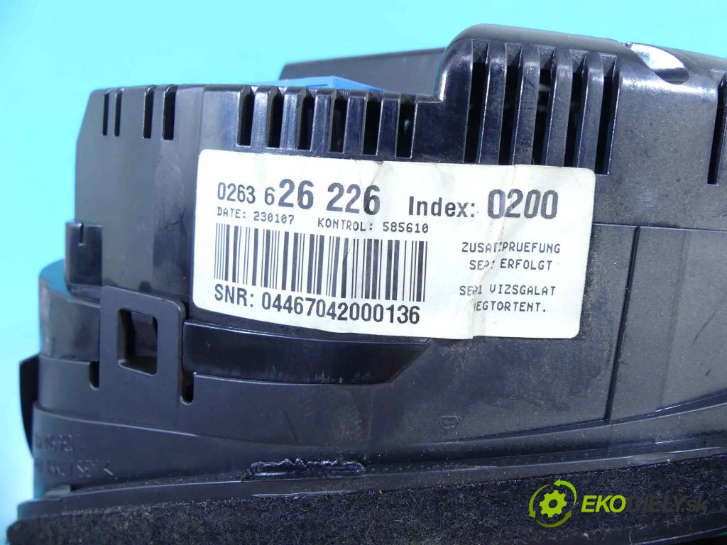 Audi A4 B7 2004-2008 2.0 tdi 170 HP manual 125 kW 1968 cm3 5- prístrojovka/ budíky 8E0920932K (Prístrojové dosky, displeje)