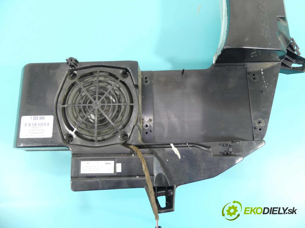 Audi A4 B7 2004-2008 2.0 tdi 170 HP manual 125 kW 1968 cm3 5- Subwoofer: 8E9035382A (Audio zariadenia)