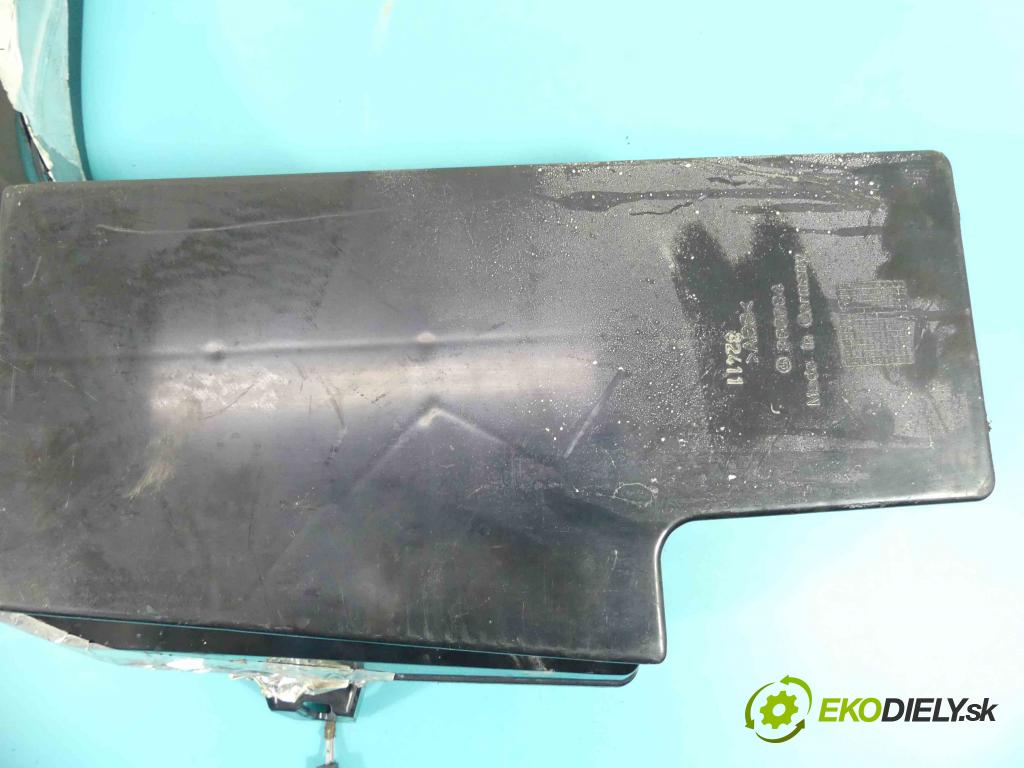 Audi A4 B7 2004-2008 2.0 tdi 170 HP manual 125 kW 1968 cm3 5- Subwoofer: 8E9035382A (Audio zariadenia)