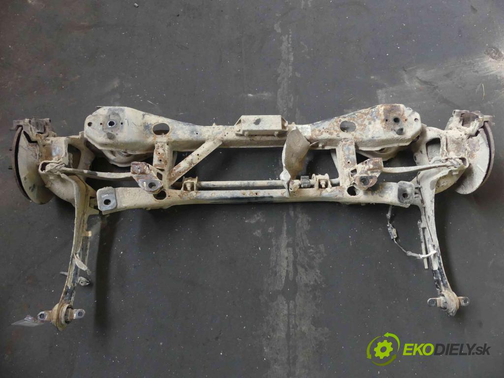 Volvo V50 2.0d 136hp manual 100 kW 1997 cm3 5- zadní výztuha  (Výztuhy zadní)