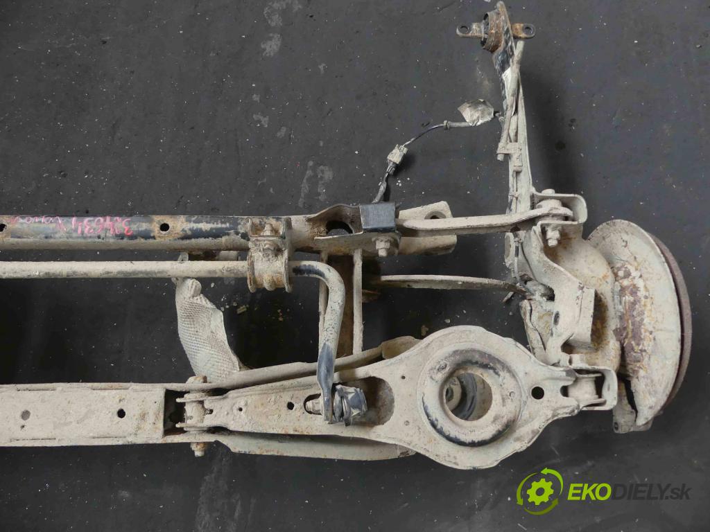 Volvo V50 2.0d 136hp manual 100 kW 1997 cm3 5- zadní výztuha  (Výztuhy zadní)