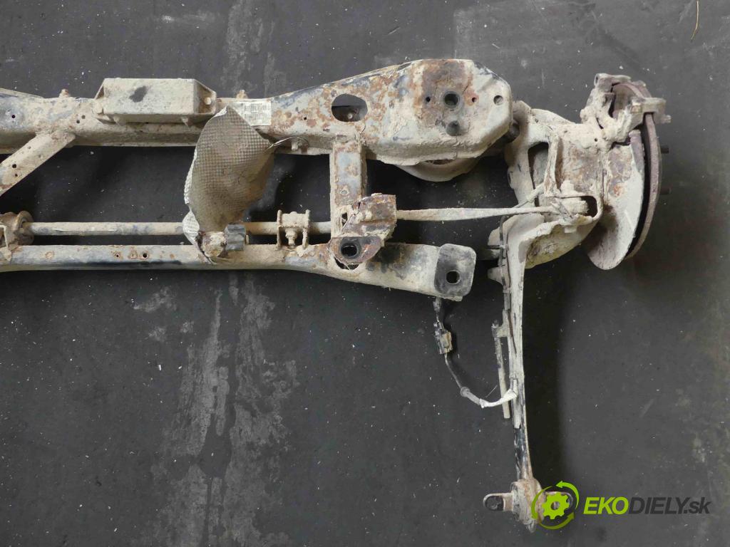 Volvo V50 2.0d 136hp manual 100 kW 1997 cm3 5- zadní výztuha  (Výztuhy zadní)