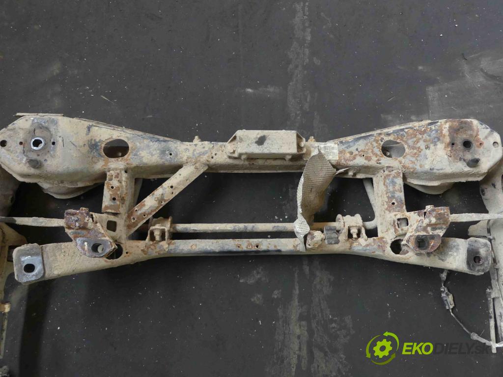 Volvo V50 2.0d 136hp manual 100 kW 1997 cm3 5- zadní výztuha  (Výztuhy zadní)