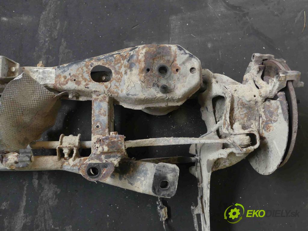 Volvo V50 2.0d 136hp manual 100 kW 1997 cm3 5- zadní výztuha  (Výztuhy zadní)