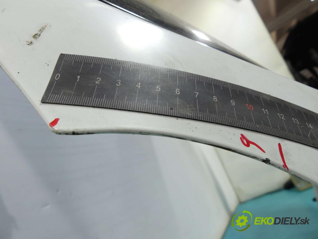 Toyota Corolla E11 1997-2002 1.4 vvti 97KM manual 71 kW 1398 cm3 5- zadní kufrové dveře  (Zadní kapoty)