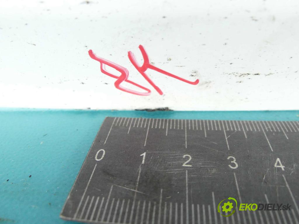 Toyota Corolla E11 1997-2002 1.4 vvti 97KM manual 71 kW 1398 cm3 5- zadní kufrové dveře  (Zadní kapoty)