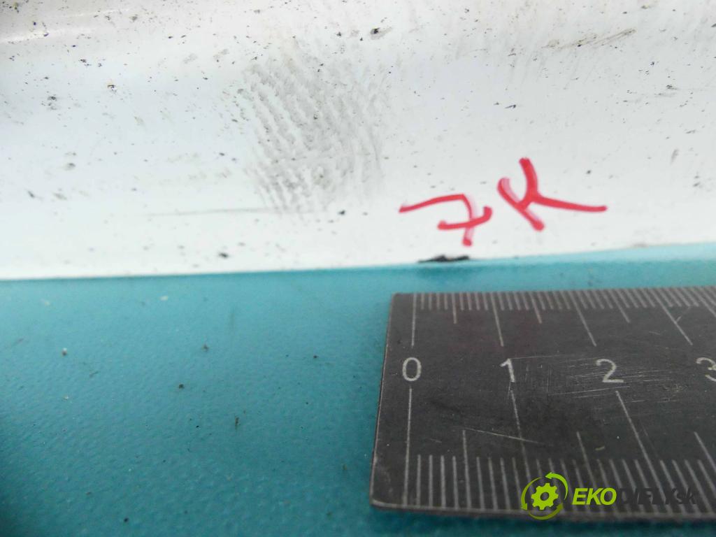 Toyota Corolla E11 1997-2002 1.4 vvti 97KM manual 71 kW 1398 cm3 5- zadní kufrové dveře  (Zadní kapoty)