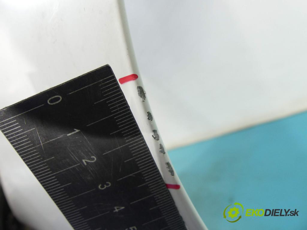 Toyota Corolla E11 1997-2002 1.4 vvti 97KM manual 71 kW 1398 cm3 5- zadní kufrové dveře  (Zadní kapoty)