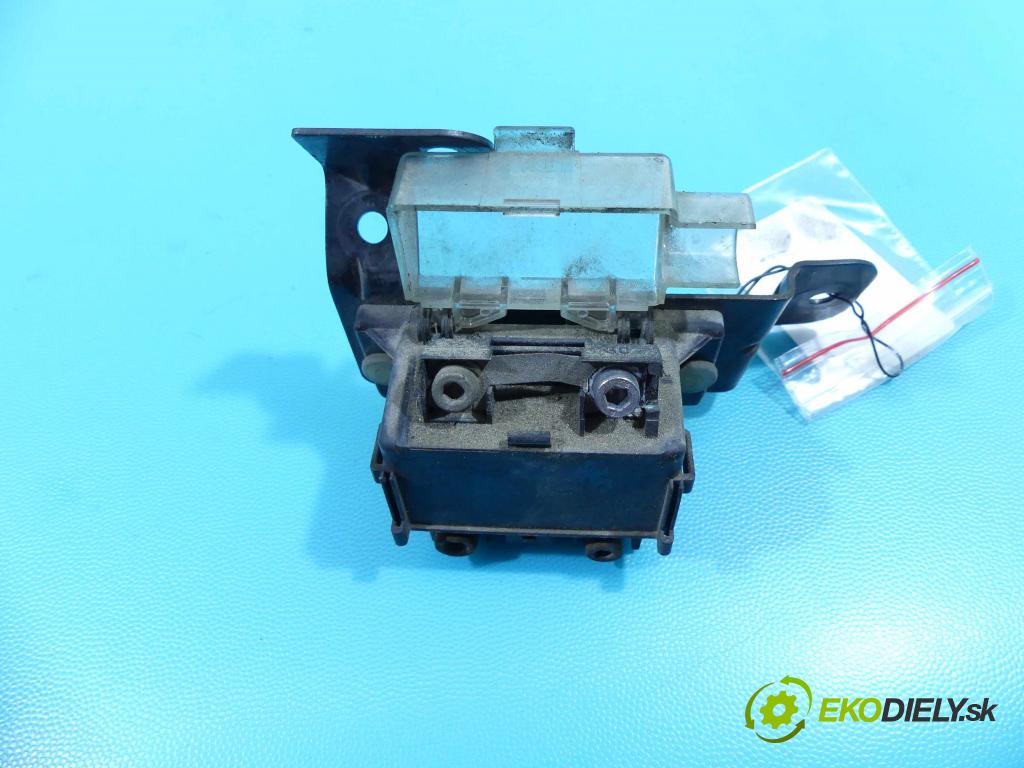 Seat Ibiza II 6K 1993-2002 1.9 sdi 68 HP manual 50 kW 1896 cm3 3- Relé: (Relé)