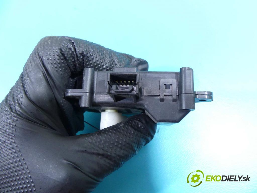 Toyota Avensis II T25 2003-2008 2.0 vvti 147 hp manual 108 kW 1998 cm3 5- motorek topení 063700-8680