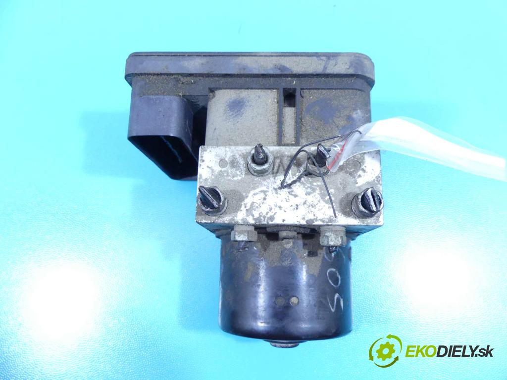 Volvo V50 2.0d 136 HP manual 100 kW 1997 cm3 5- čerpadlo abs 30647857A (Pumpy ABS)
