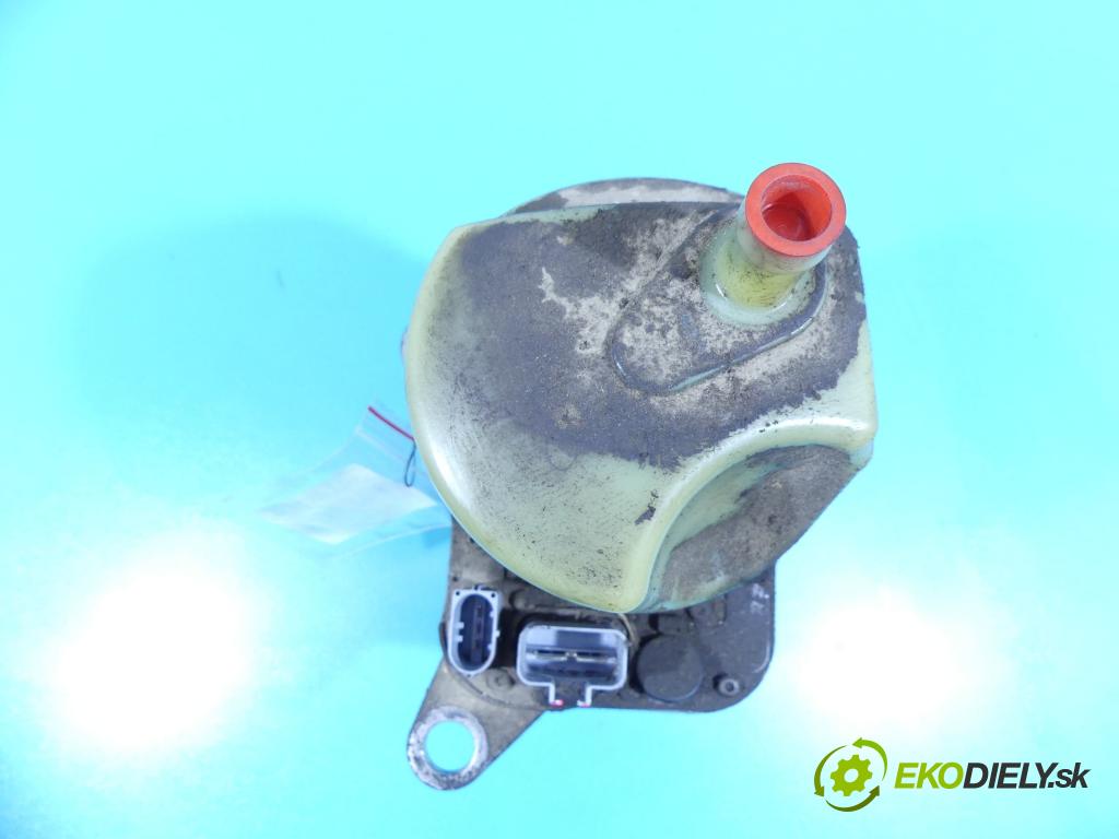 Volvo V50 2.0d 136 HP manual 100 kW 1997 cm3 5- čerpadlo posilovač 4N513K514D (Servočerpadlá, pumpy riadenia)