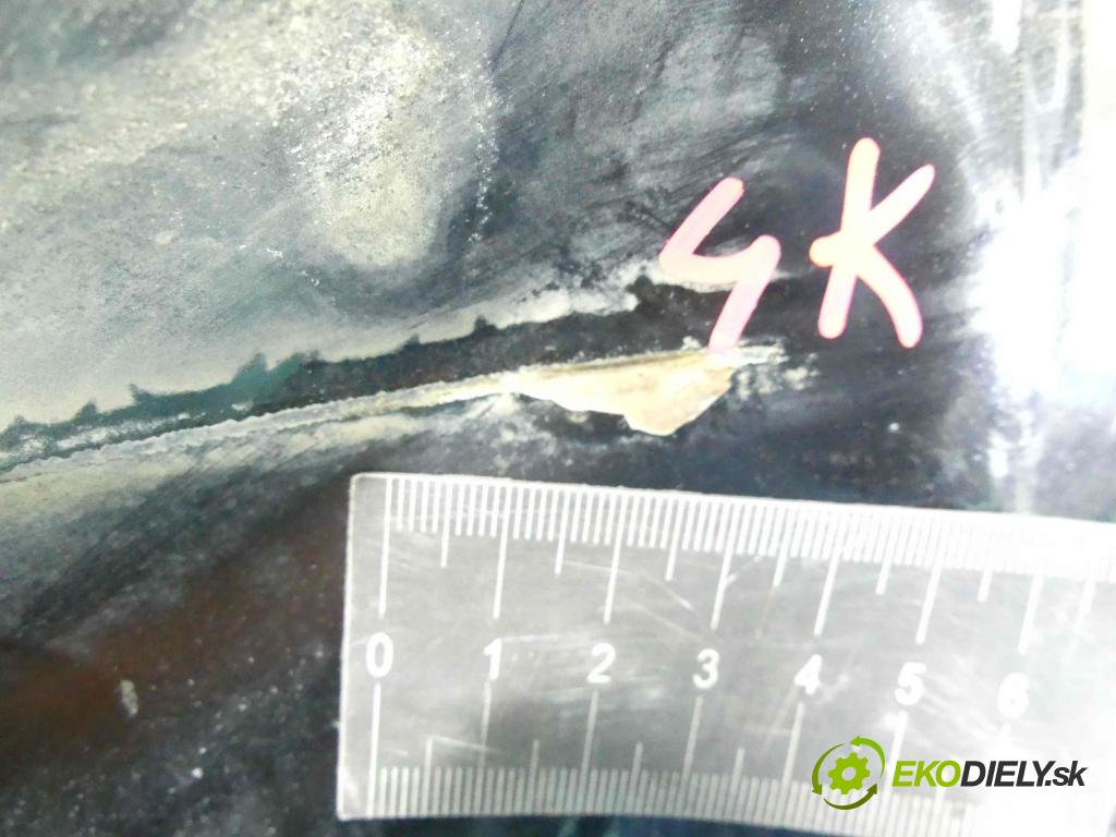 Volvo V50 2.0d 136hp manual 100 kW 1997 cm3 5- zadní kufrové dveře  (Zadní kapoty)