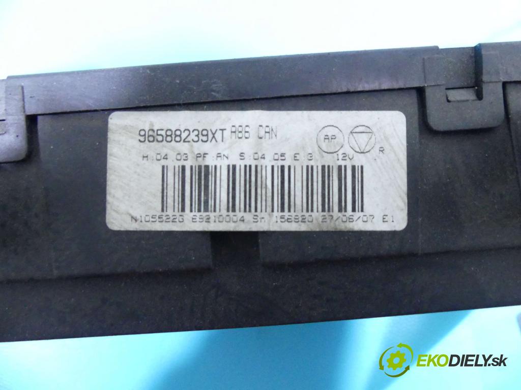 Citroen C2 1.4 8V 73 HP manual 54 kW 1360 cm3 3- panel kúrenia 96588239XT