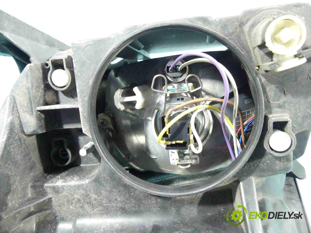 Citroen C2 1.4 8V 73 HP manual 54 kW 1360 cm3 3- Reflektor: pravý  (Pravé)