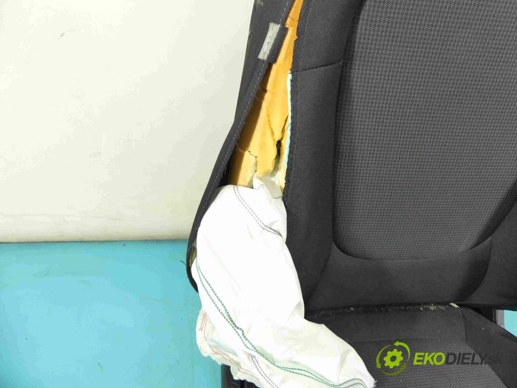 Hyundai I20 I 2008-2014 1.2 16v 85 HP manual 62,5 kW 1248 cm3 3- Sedačka pravý  (Sedačky, sedadlá)