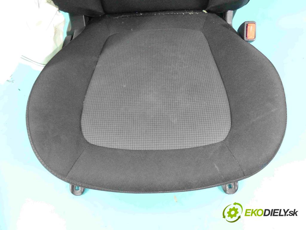 Hyundai I20 I 2008-2014 1.2 16v 85 HP manual 62,5 kW 1248 cm3 3- Sedačka pravý  (Sedačky, sedadlá)