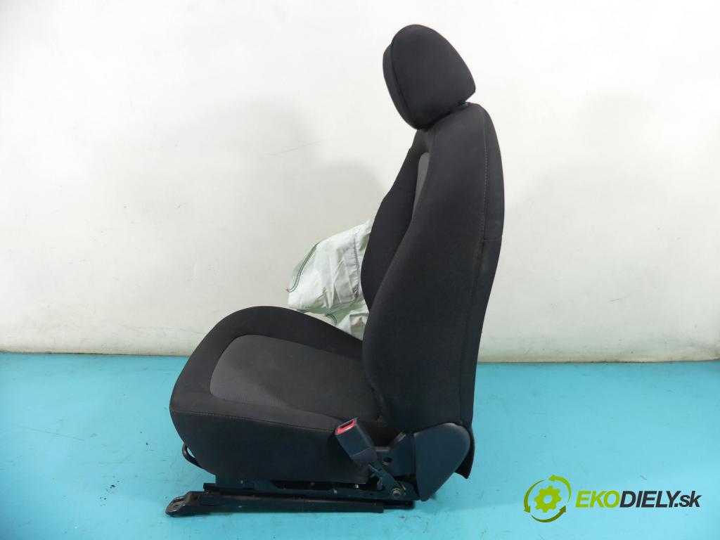 Hyundai I20 I 2008-2014 1.2 16v 85 HP manual 62,5 kW 1248 cm3 3- Sedačka pravý  (Sedačky, sedadlá)