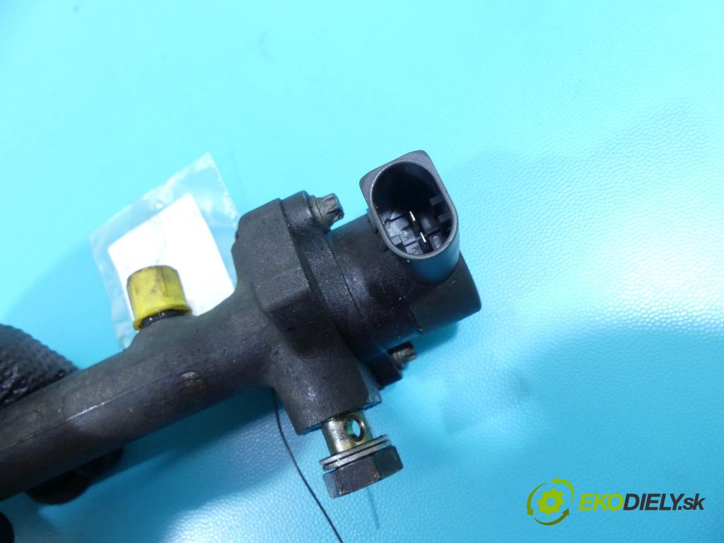 Mercedes Vaneo 1.7 cdi 91 KM manual 67 kW 1689 cm3 5- lišta vstrekovacia 0445214005 (Vstrekovacie lišty)