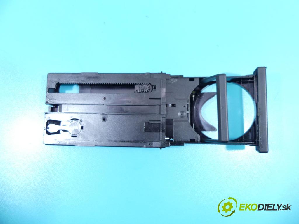 Vw Sharan I 1995-2010 1.9 tdi 116 HP manual 85 kW 1896 cm3 5- Rukojeť: na nápoje:  (Úchyty, držiaky na nápoje)