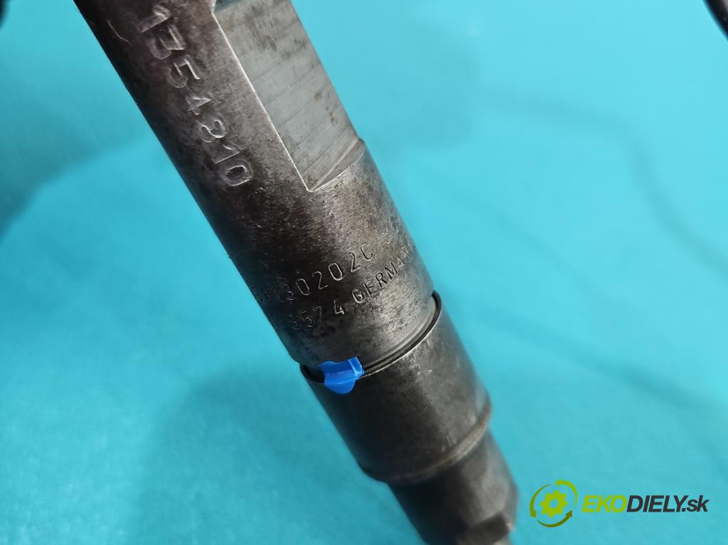 Skoda Fabia I 1999-2007 1.9 sdi 64 HP manual 47 kW 1896 cm3 5- vstrek 038130202C (Vstrekovač paliva)